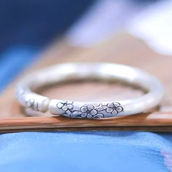 Vintage Flower Engraved Sterling Silver Cuff Bangle Bracelet - Picture 3 of 5